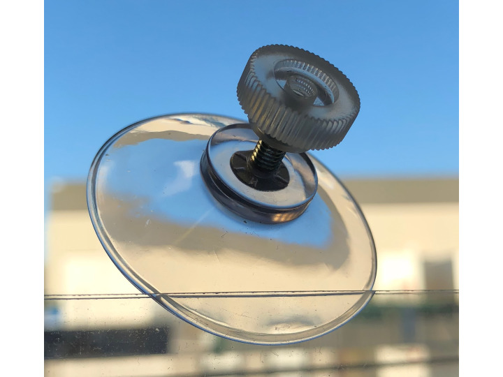 Ventouses transparentes avec fixation par vis